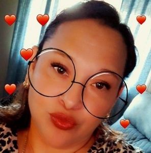 Meet your Posher, Alejandra